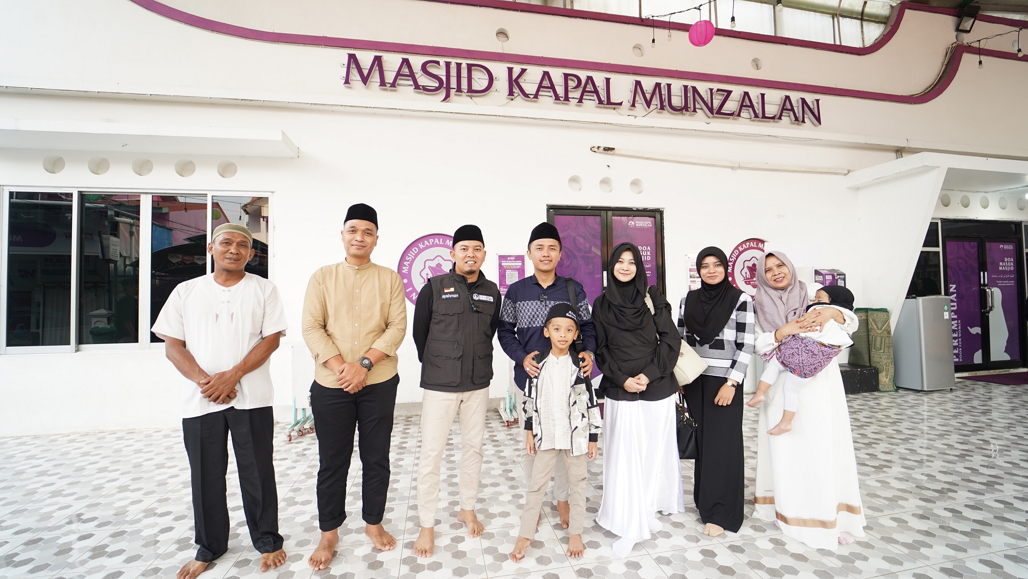 DRW Skincare Wakaf 100 juta di Rumah Multimedia Masjid Kapal Munzalan Pontianak
