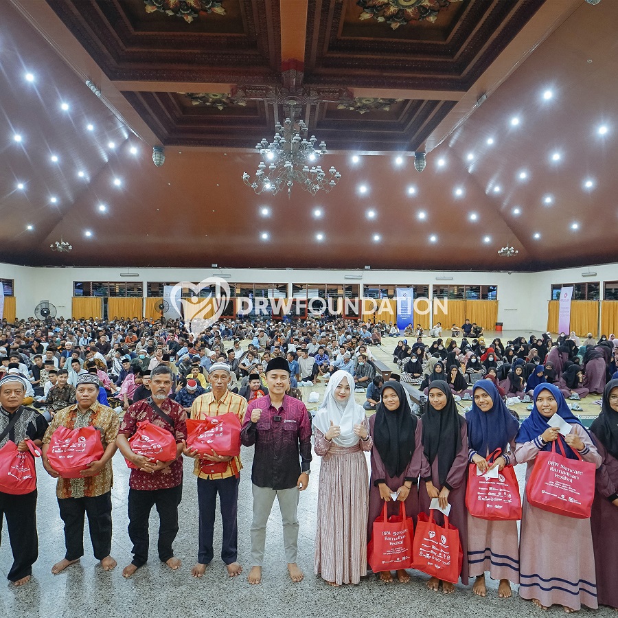 DRW Skincare Bagikan Paket Sembako ke 1000 Relawan Sampah Kota Yogyakarta