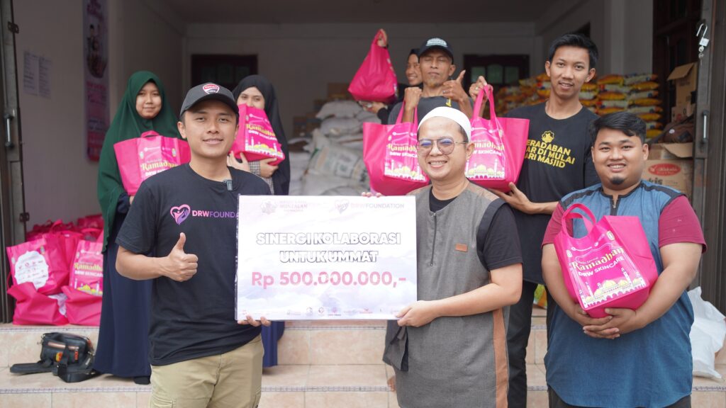 Donasikan 500 Juta Rupiah, DRW Foundation Berkolaborasi dengan Masjid Kapal Munzalan Jogja